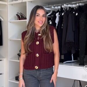 NWT ZARA  FAV Vest size S and M 
🚨PRICE FIRM NO DISCOUNT